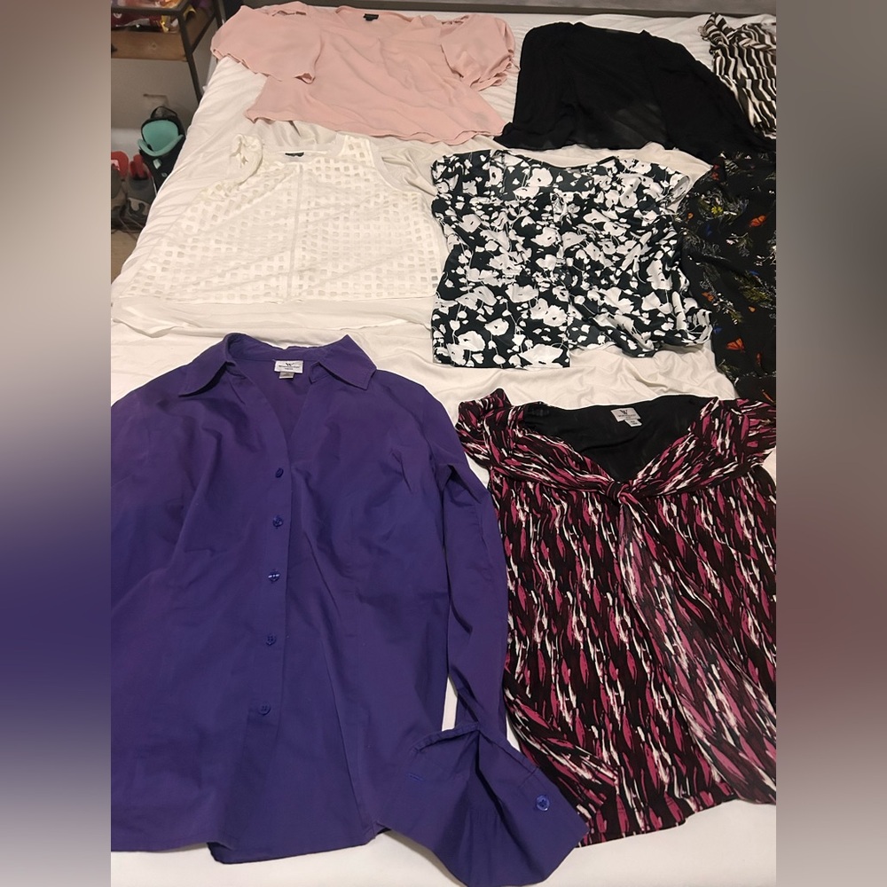 Worthington Clothing Bundle Womens Lot 12 Pieces Tops Pants Blouse Cardigan Vest - Picture 2 of 5